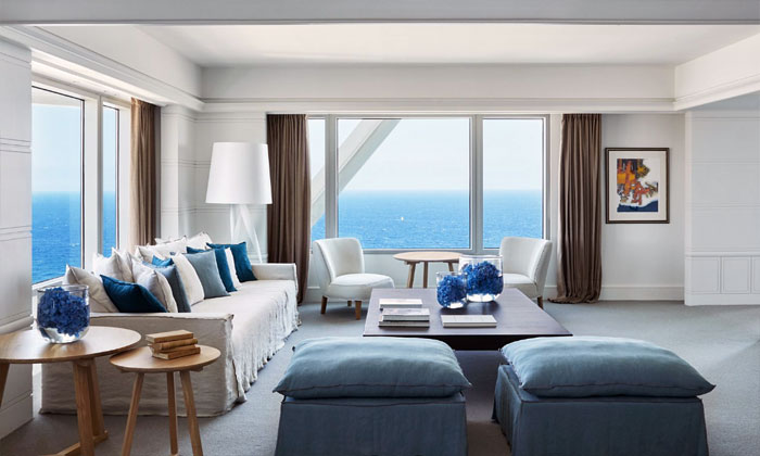 hotel arts barcelona dengan pemandangan laut mediterania