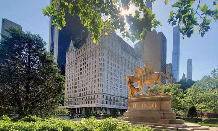 plaza hotel new york dengan pemandangan central park