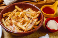 poutine kentang goreng khas kanada