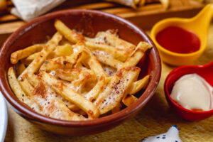 poutine kentang goreng khas kanada